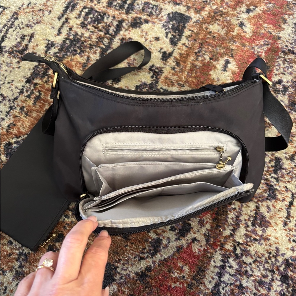 Baggallini Janet Crossbody RFID Bag - Picture 7 of 8